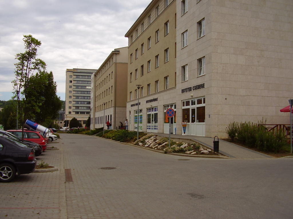 Uni-Hotel Diakotthon Mişcolţ Exterior foto